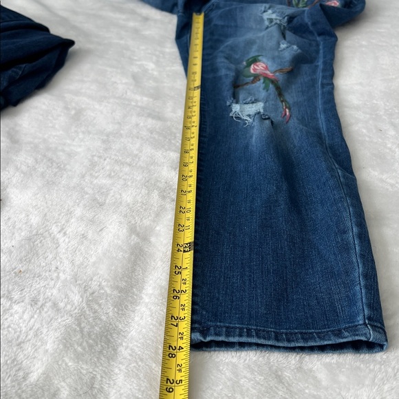 Bold Elements Blue Distressed Embroidered Women's Jeans Curvy Skinny - 16 - Picture 10 of 14